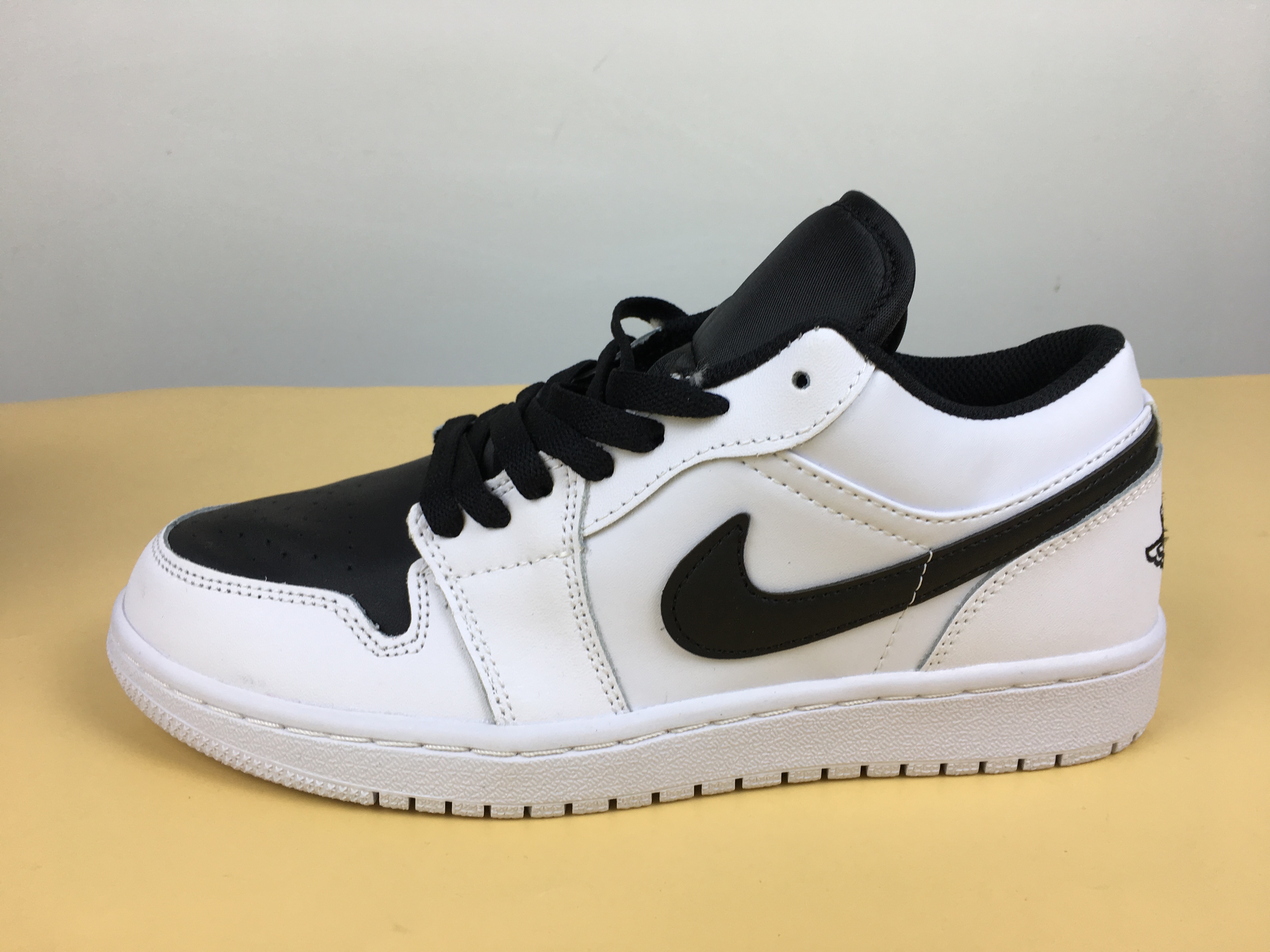 New Air Jordan 1 Low White Black Shoes